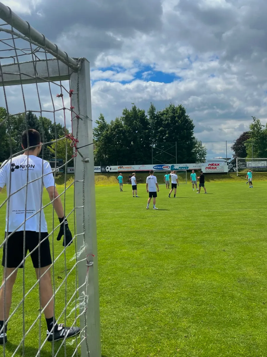 Neon-Team beim Kleinfeldturnier in Diersbach 2025